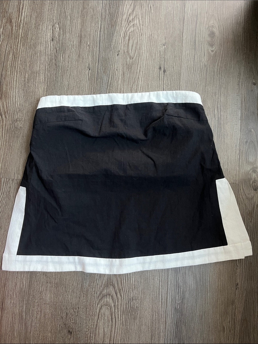 ISALIS Crop Top with Trim Slit